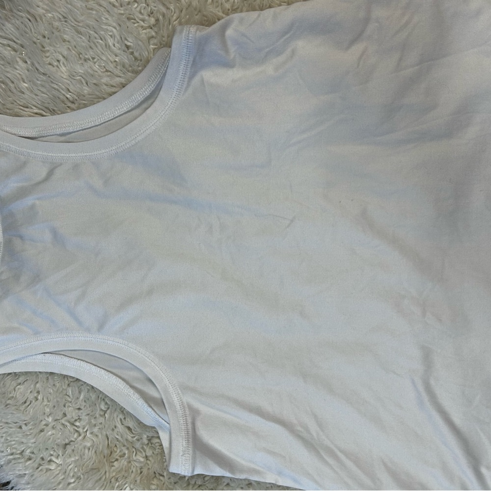 Vouri White Sleeveless Tank Top - Picture 3 of 4
